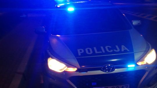 SEROCK. Staranował latarnie i uciekł z miejsca zdarzenia