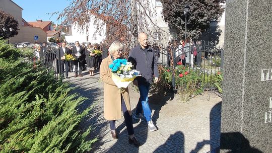 SMUTNE I TRUDNE DO ZAPOMNIENIA