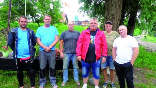 SPRZĄTALI, WYCINALI, SIALI, SADZILI – TERAZ PRZYJMUJĄ