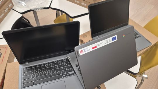 Sprzęt multimedialny dla szkół i placówek oświatowych Powiatu Pułtuskiego za ponad pół miliona