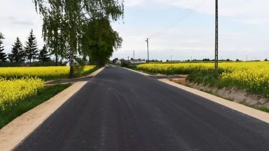 Świeżo przebudowana droga gminna Głodowo – Przemiarowo
