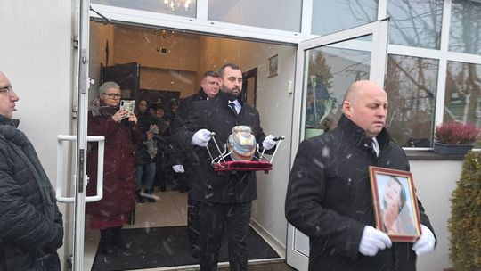 Tłumy pożegnały Anetę