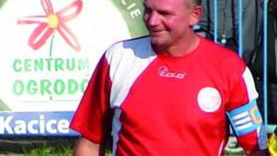 Trener Salamon pozostaje