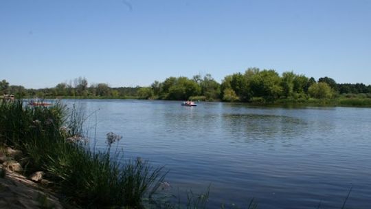 Trwają poszukiwania na Narwi. Zaginął 75 – letni wędkarz
