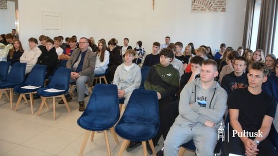 Uczniowie Liceum Ogólnokształcącego im. Piotra Skargi poznawali pracę pułtuskiego samorządu