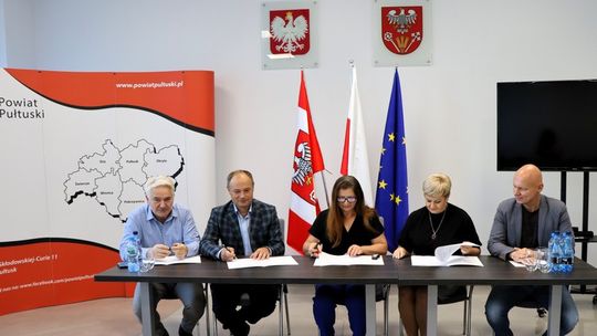 Umowy na remont dróg powiatowych w Pniewie i Zatorach