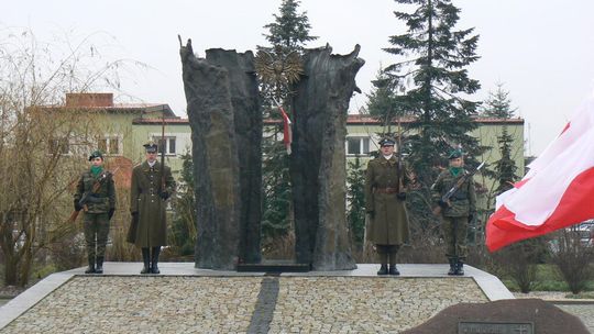 Uroczystości pod Pomnikiem Walki i Męczeństwa