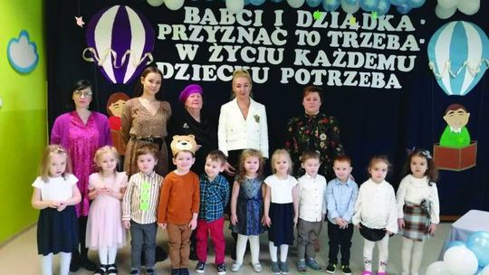 Z DZIADKIEM NIGDY SIĘ NIE BOJĘ, NAWET KIEDY PRZED LWEM STOJĘ