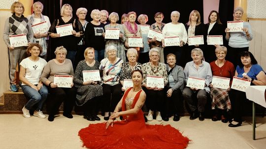 ZA WAMI NADĄŻYĆ NIE JEST ŁATWO