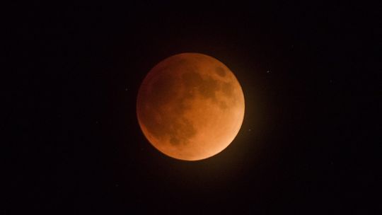 ZAĆMIENIE KSIĘŻYCA