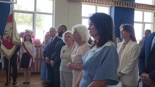 Zakończenie roku szkolnego w ZS CKR w Golądkowie i wzruszające pożegnanie dyrektor Ewy Leszczyńskiej