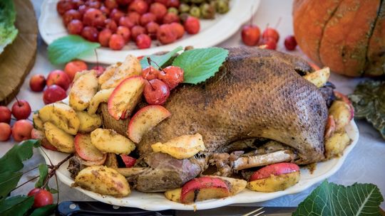 ZE SMAKIEM. Kaczka pieczona po polsku