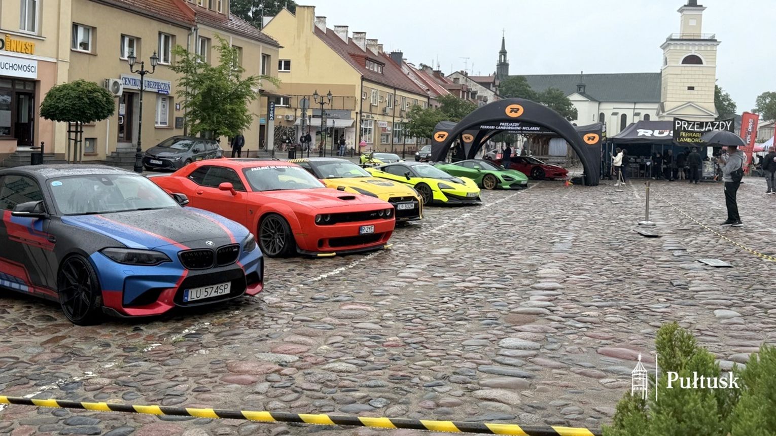 Motoryzacyjne atrakcje na pułtuskim rynku