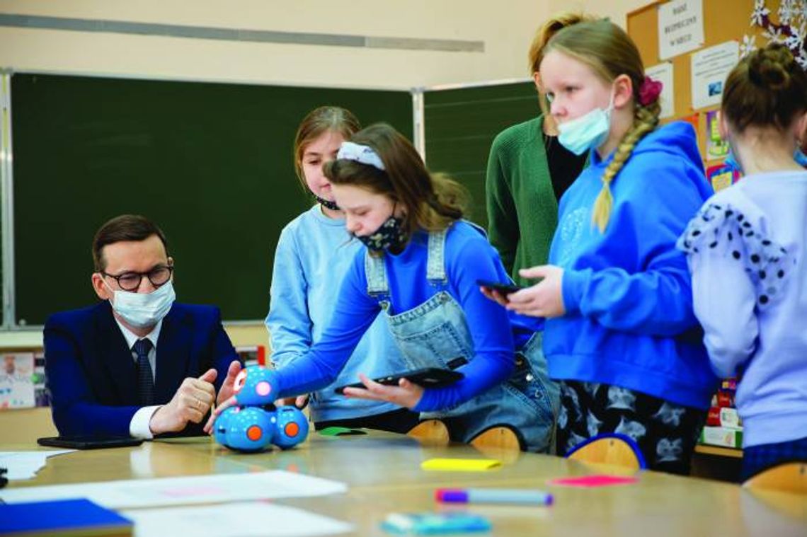 500 milionów na komputery i internet