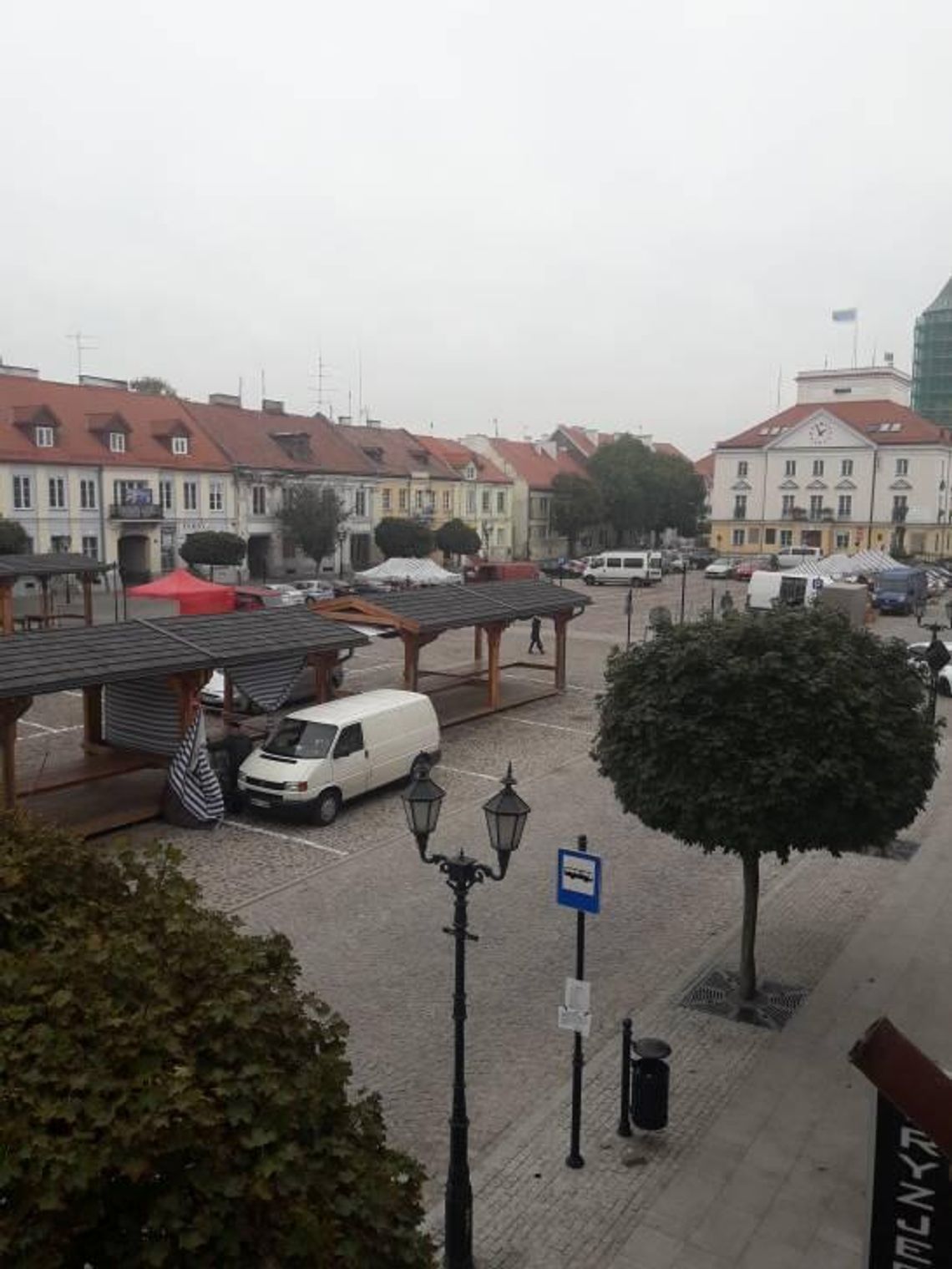 A mogło być tak normalnie... O nowej organizacji ruchu drogowego na Rynku