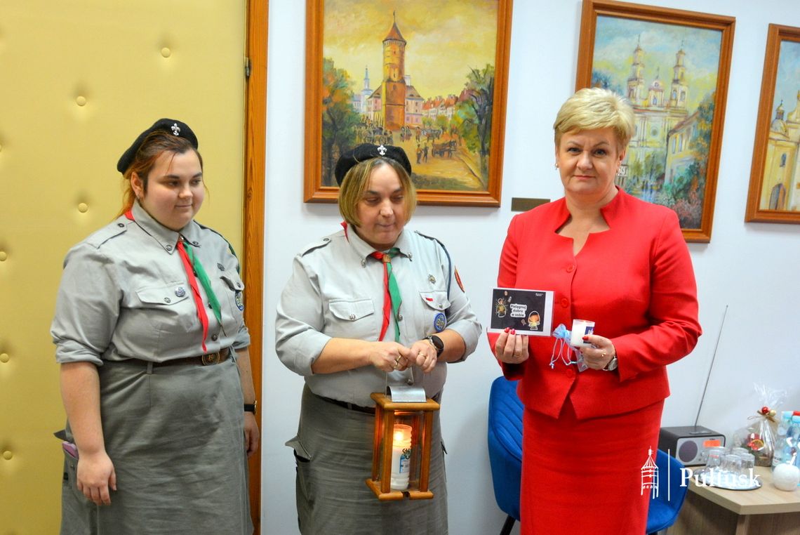 Betlejemskie Światło Pokoju zajaśniało w Pułtusku Betlejemskie Światło Pokoju zajaśniało w Pułtusku