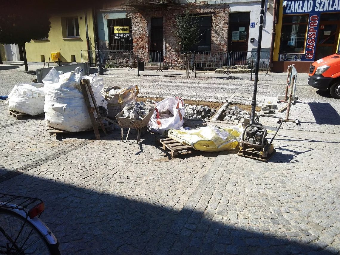 Dlaczego robią przejścia dwuetapowo?