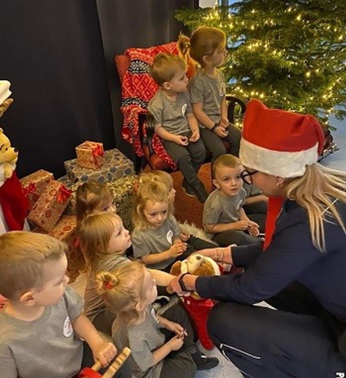 Dzielnicowi pomocnikami Świętego Mikołaja