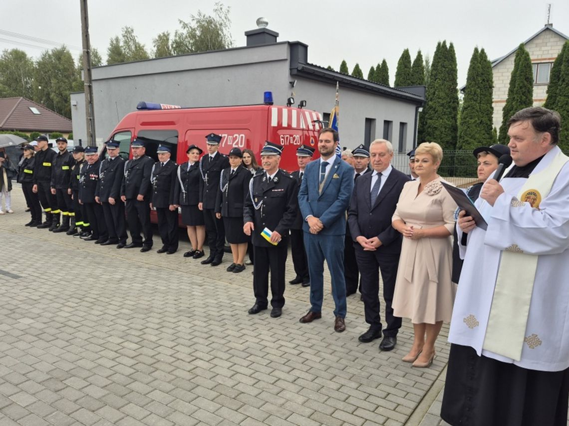 Film i zdjęcia z otwarcia wyremontowanej świetlicy wiejskiej w Płocochowie