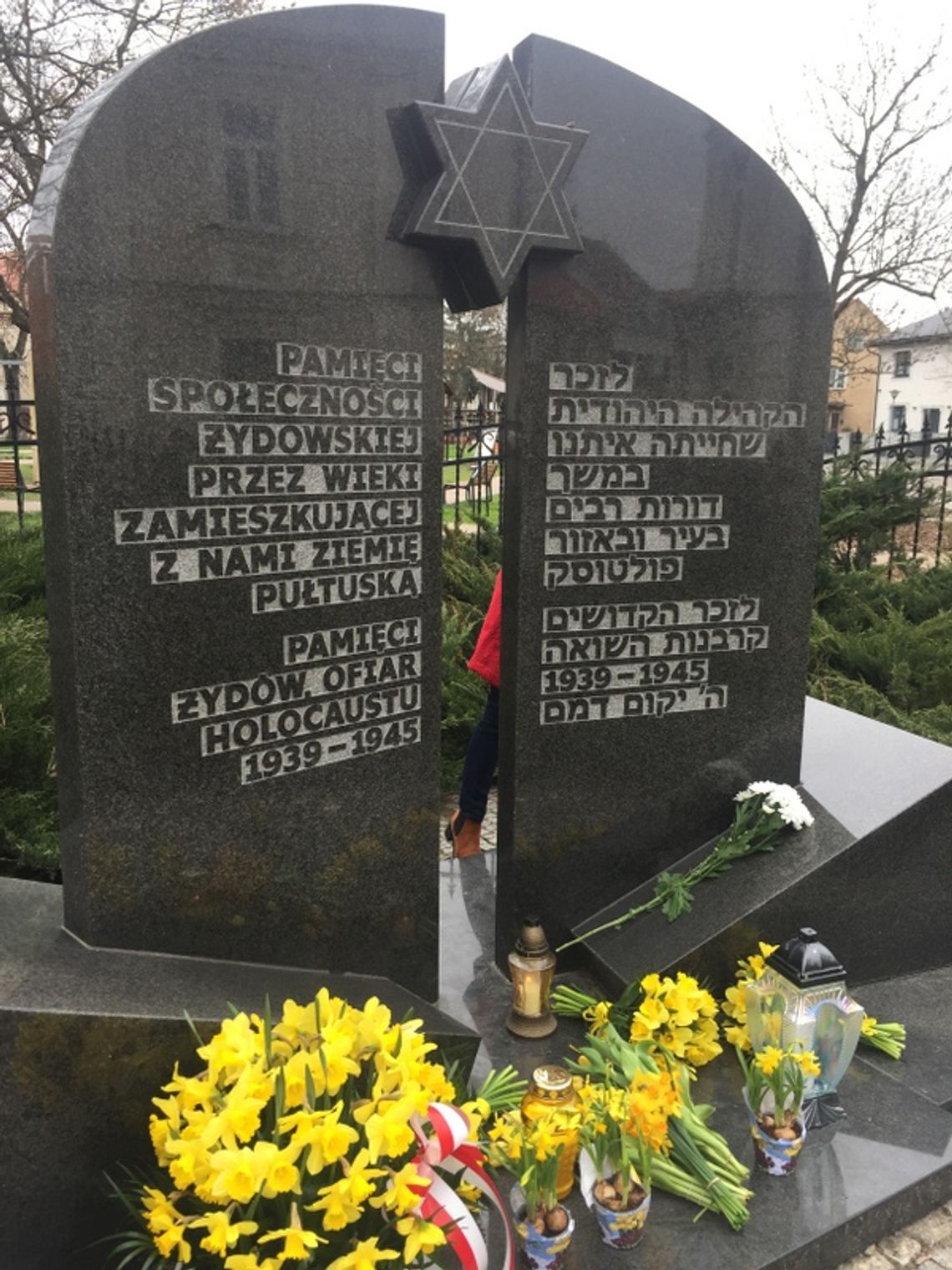 Fotorelacja z okazji 80. ROCZNICY WYBUCHU POWSTANIA W GETCIE WARSZAWSKIM oraz Dnia Pamięci Zagłady i Aktów Odwagi