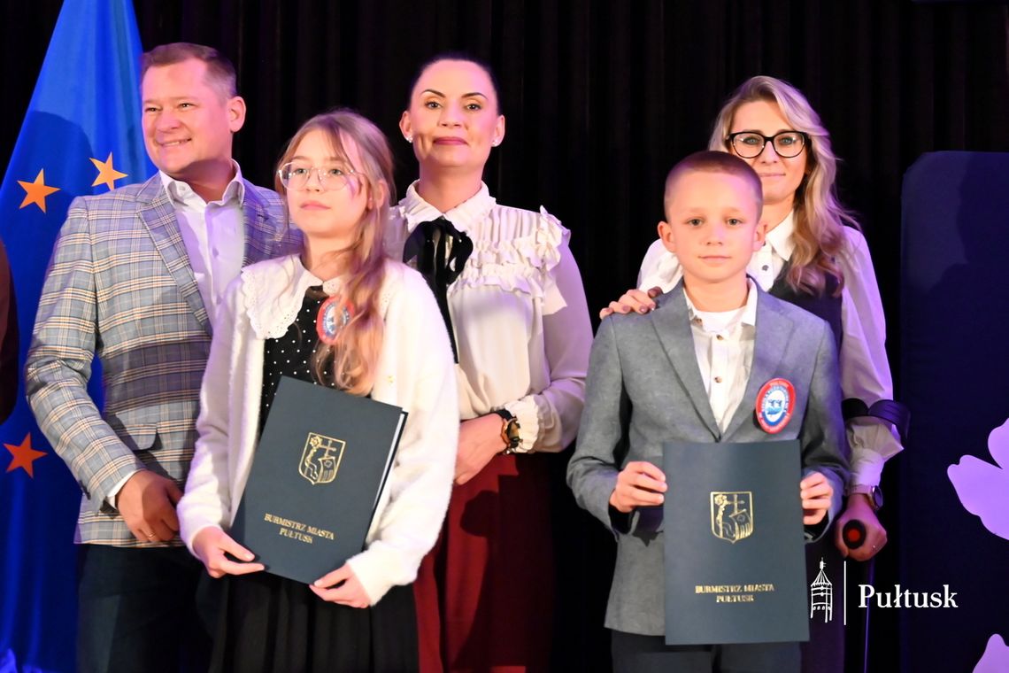 Gala Stypendialna. 149 uczniów z Gminy Pułtusk ze stypendiami Burmistrza Gala Stypendialna. 149 uczniów z Gminy Pułtusk ze stypendiami Burmistrza