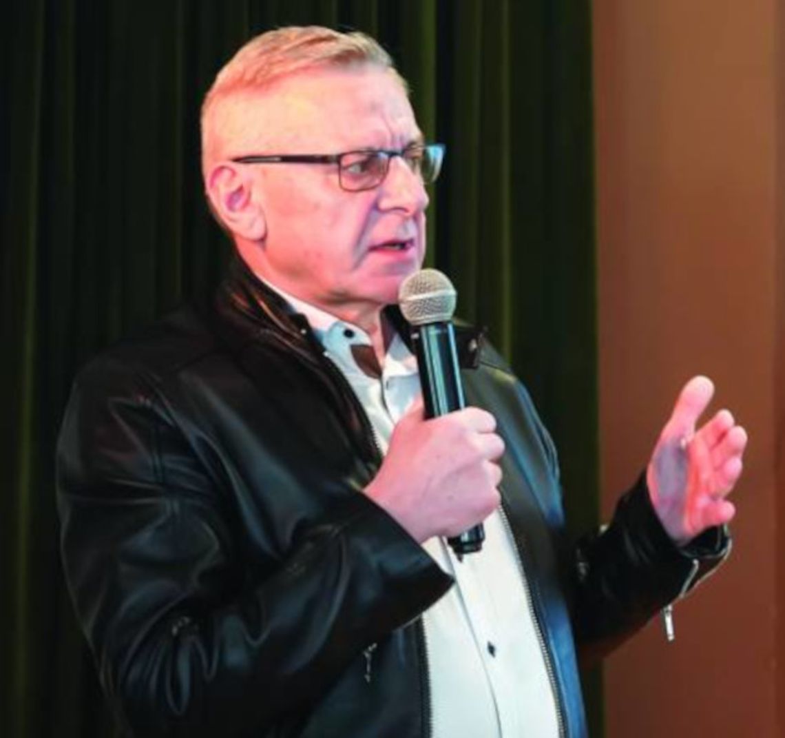 Wójt gminy Pokrzywnica Adam Rachuba na spotkaniu w sprawie obwodnicy Aglomeracji Warszawskiej