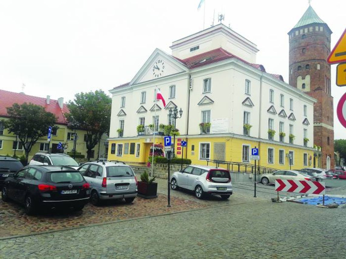 JAK TU ZOSTAĆ ULUBIEŃCEM RATUSZA?