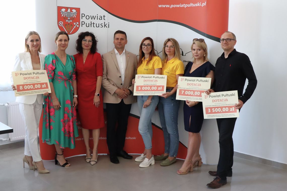 Kolejne umowy z przedstawicielami NGO podpisane Kolejne umowy z przedstawicielami NGO podpisane