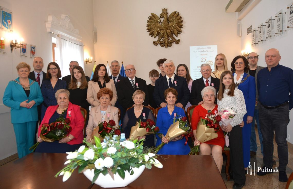 Kolejne ZŁOTE PARY w pułtuskim ratuszu
