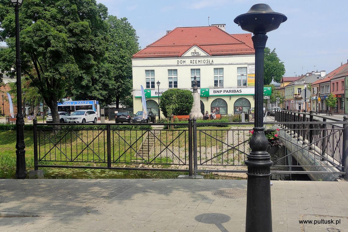 Kurtyna teraz na przycisk