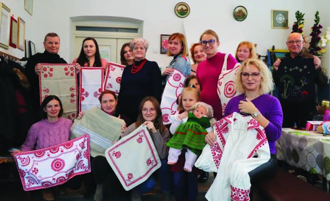 KUŹNIA MINISTERSTWEM SZTUKI LUDOWEJ