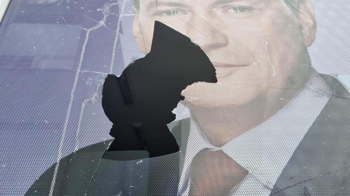 LEGIONOWO. Atak na biuro poselskie PIS. Wybito szyby