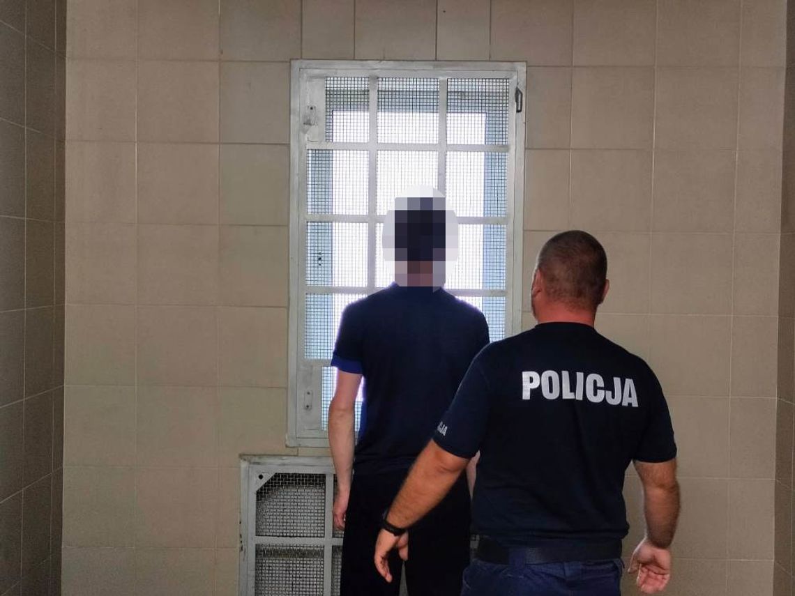 LEGIONOWO. Uderzył ją pięścią w twarz i ukradł telefon