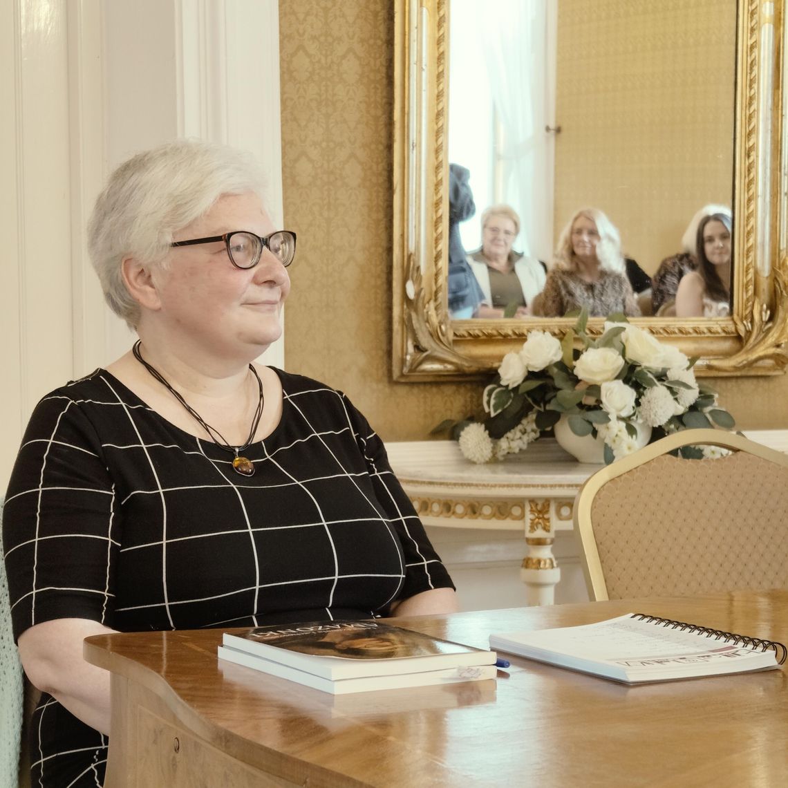 LIDIA ZNAKOMITĄ POETKĄ JEST LIDIA ZNAKOMITĄ POETKĄ JEST