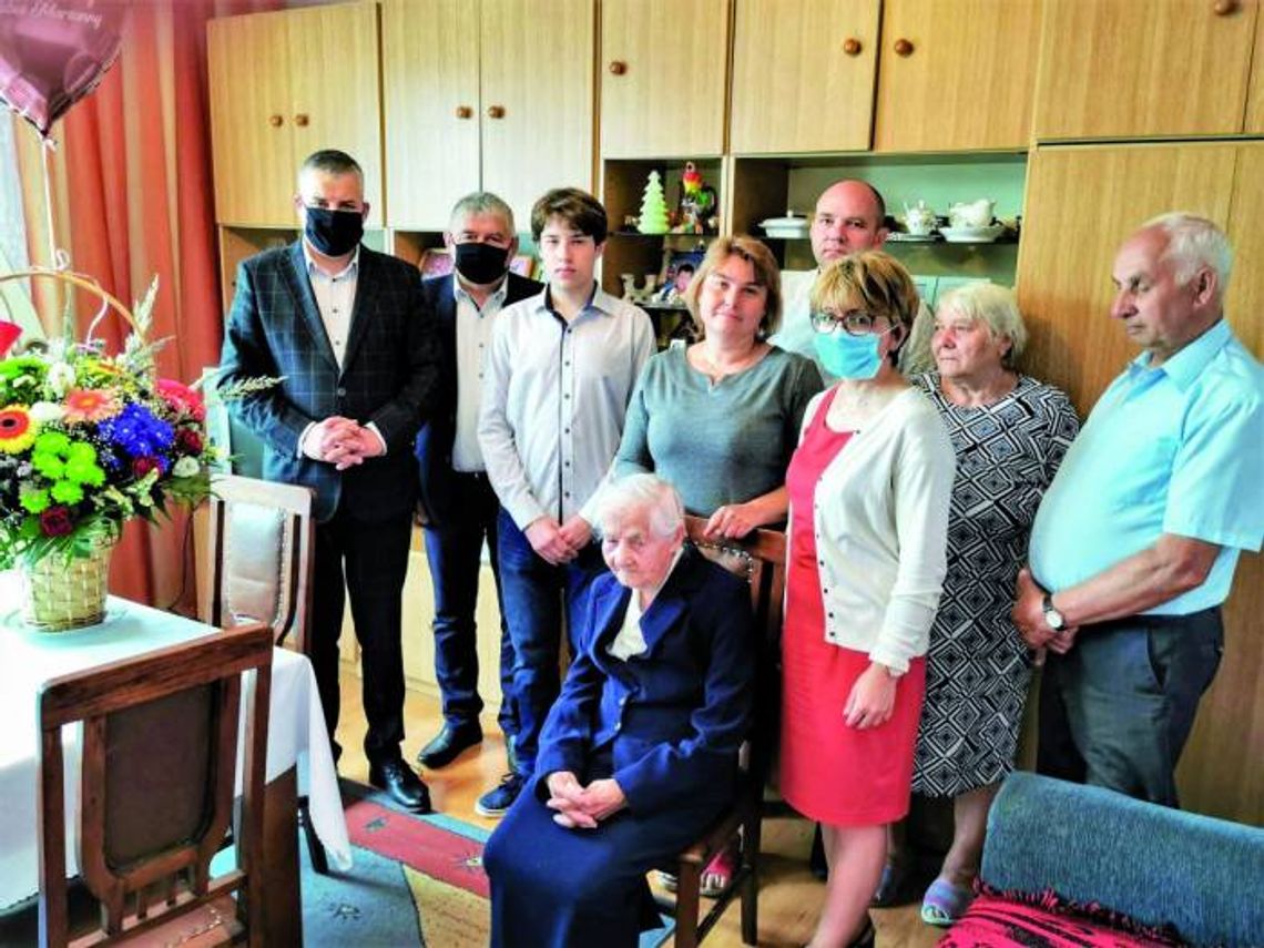 Ma 100 lat i nadal cieszy się życiem
