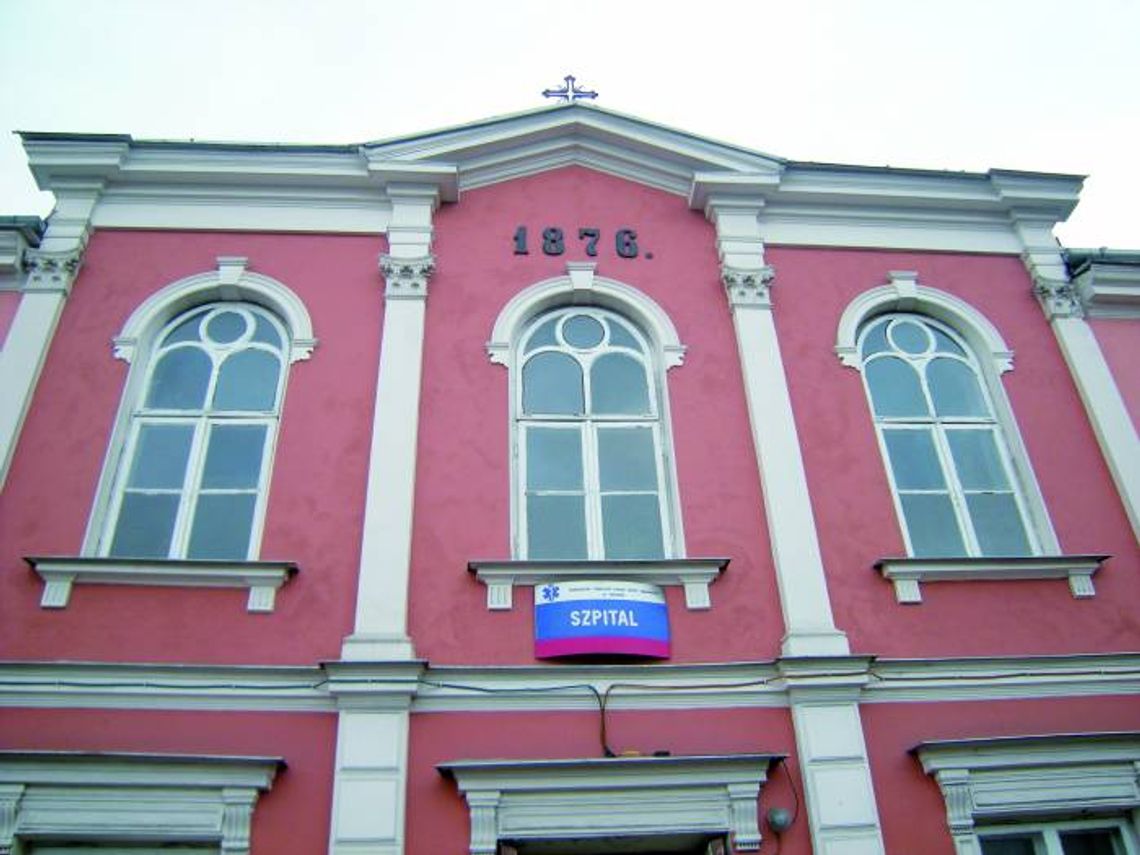 MAJ SIĘ ROZBUCHAŁ NA DOBRE, A GZYMSY SPADAJĄ