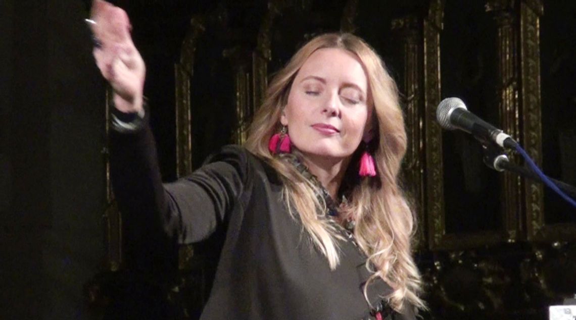 Monika Kuszyńska w bazylice
