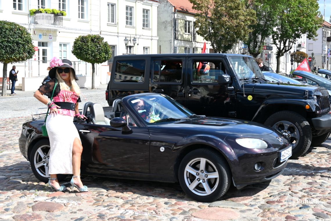 Motoryzacyjne emocje „pod chmurką”