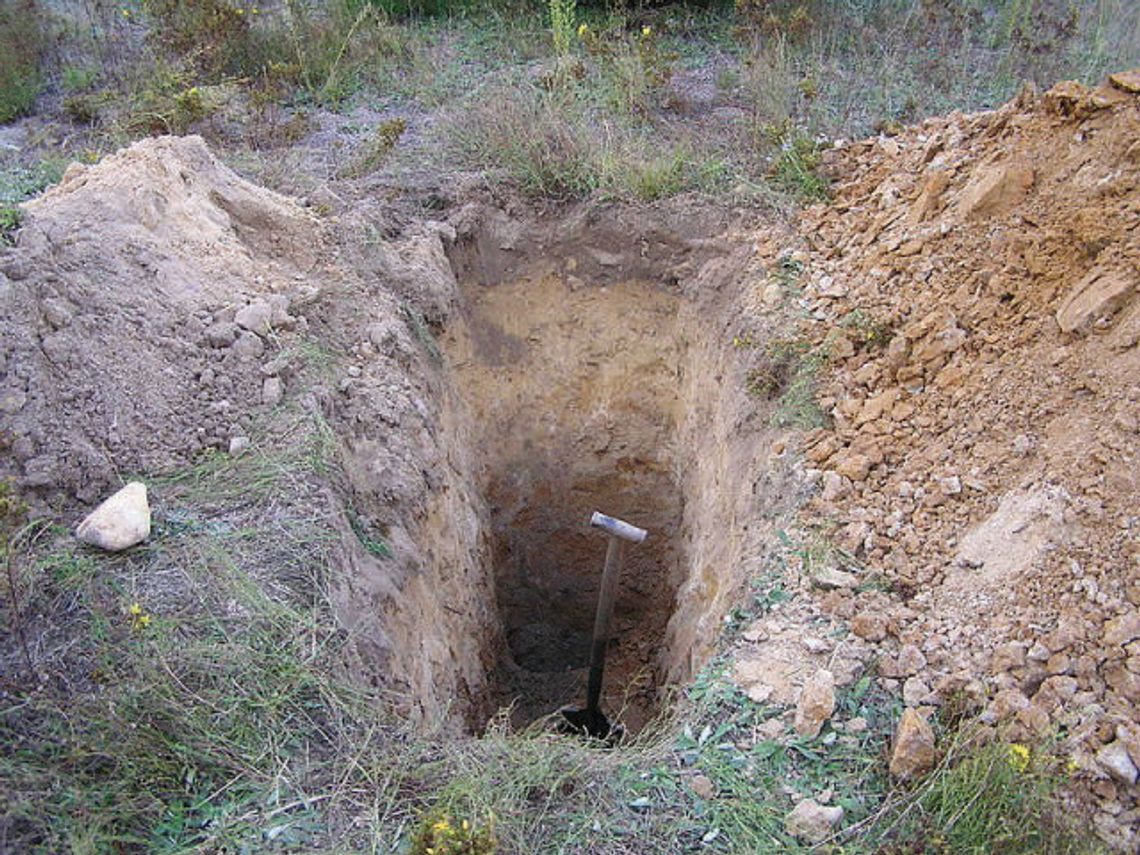 MROCZNA TAJEMNICA PODPUŁTUSKIEJ DZIAŁKI MROCZNA TAJEMNICA PODPUŁTUSKIEJ DZIAŁKI