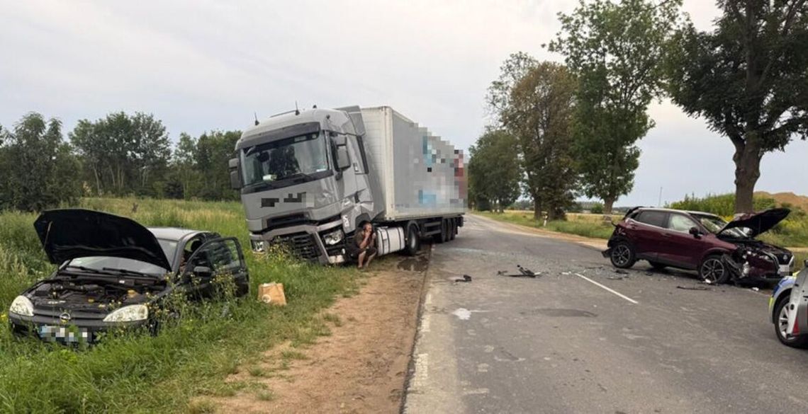 Niebezpieczne zdarzenia na DK61 w miejscowości Strzyże - oficjalny komunikat policji Niebezpieczne zdarzenia na DK61 w miejscowości Strzyże - oficjalny komunikat policji