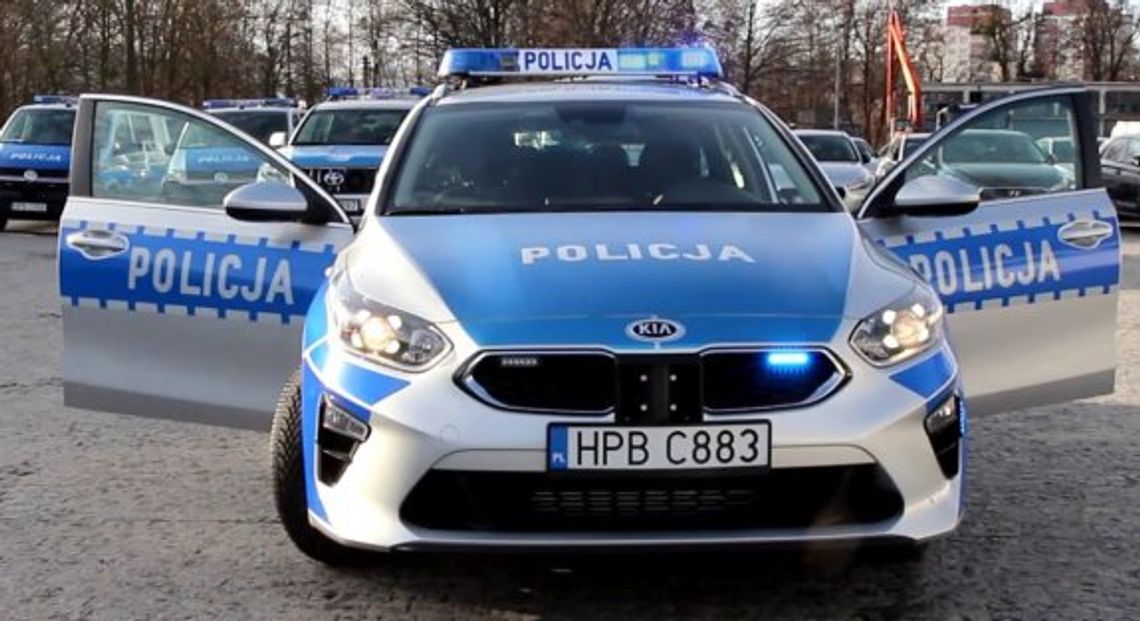 Nietrzeźwy i poszukiwany w skradzionym aucie