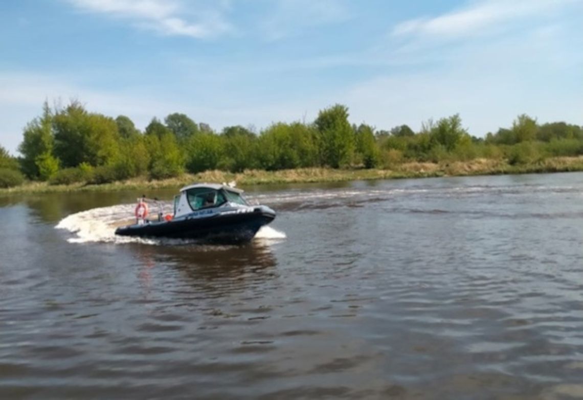 Nietrzeźwy sternik zatrzymany na Narwi