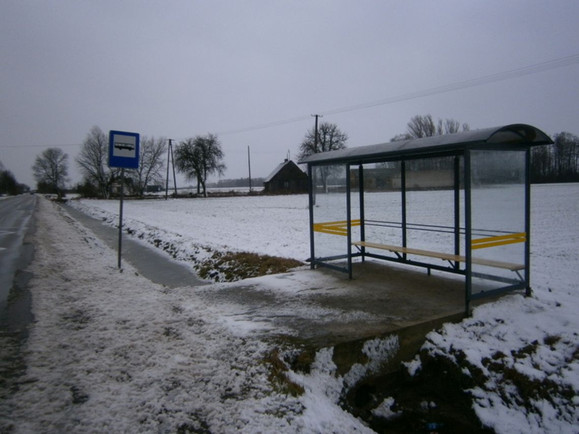 Nowa wiata przystankowa