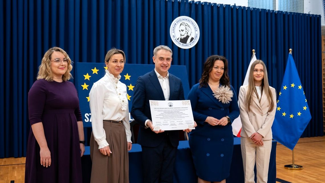 Nowoczesność w murach z tradycją: Wicepremier Krzysztof Gawkowski z wizytą w pułtuskim LO Piotra Skargi