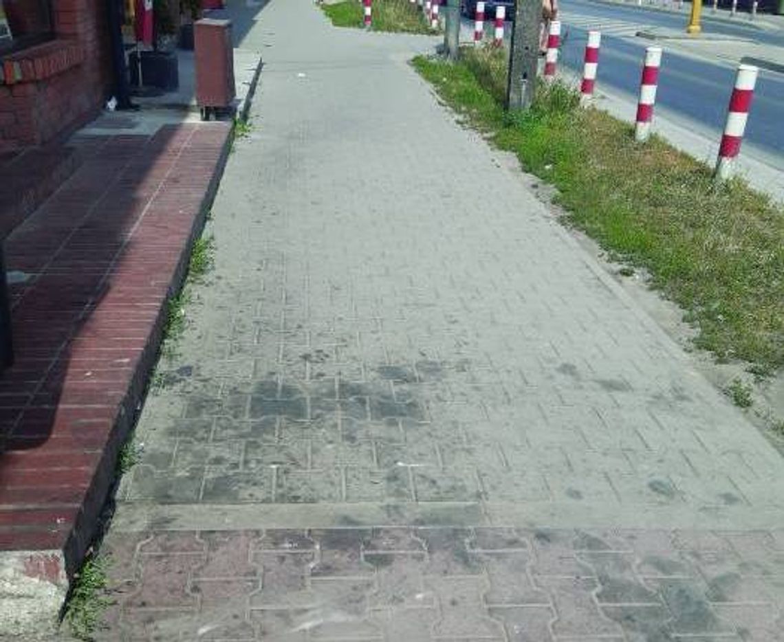 ODRAŻAJĄCE CHODNIKI