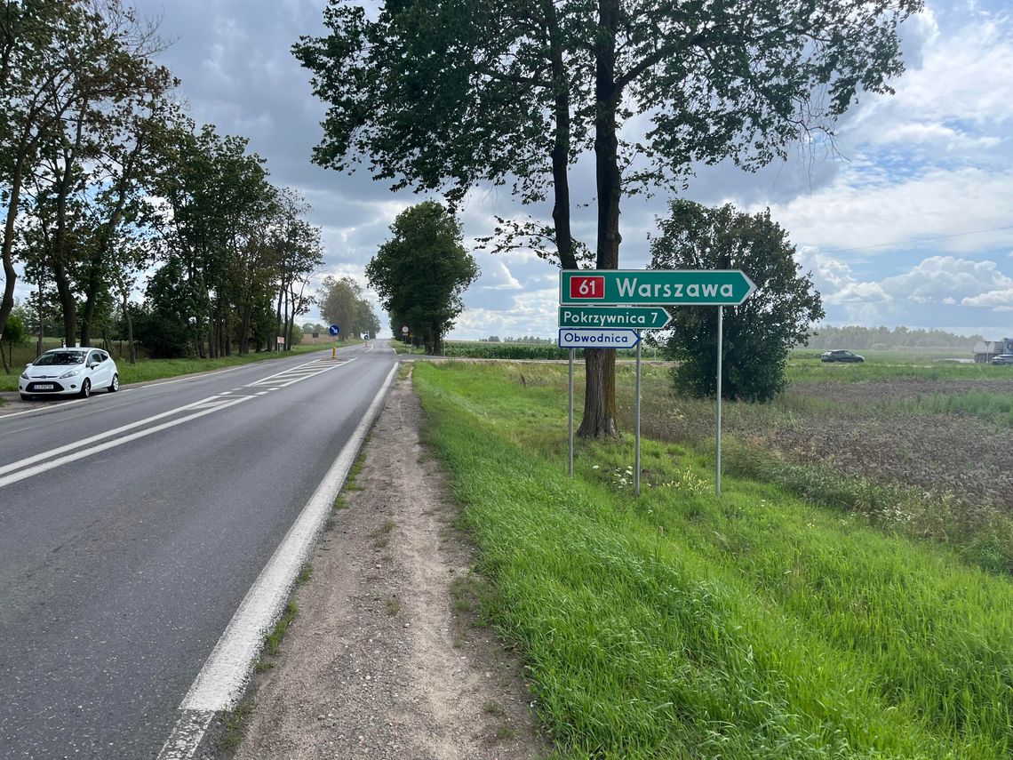 Oficjalne stanowisko drogowców w sprawie wyłączonego odcinka DK61 GDDKiA zgodnie z zapowiedzią usunęła zapory na wjeździe na stary odcinek DK61 w Kacicach
