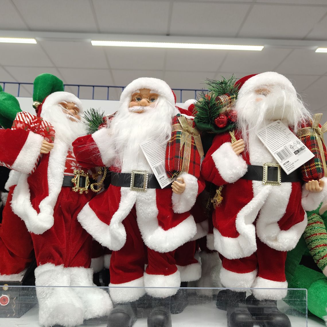 OZDOBY BOŻONARODZENIOWE JUŻ NA PÓŁKACH MARKETÓW