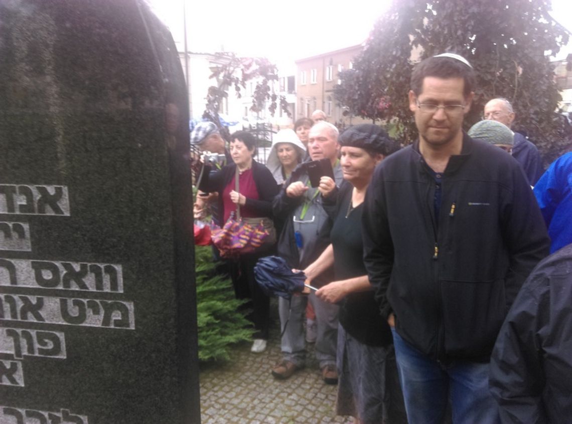 Pavarotti synagogi w alei Jana Pawła II