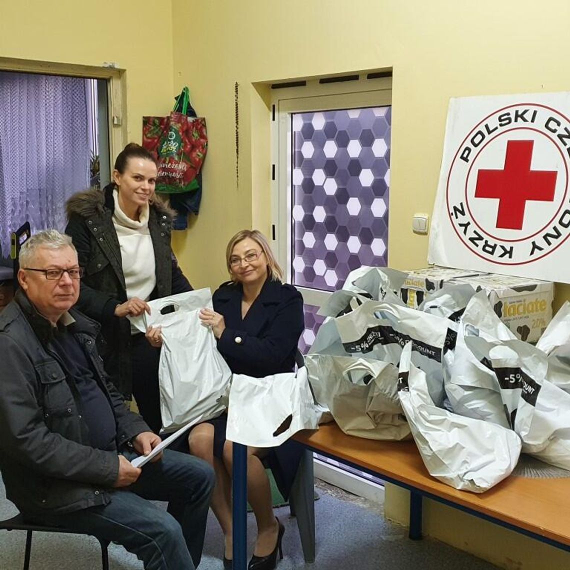 PCK przekazało paczki obywatelom Ukrainy
