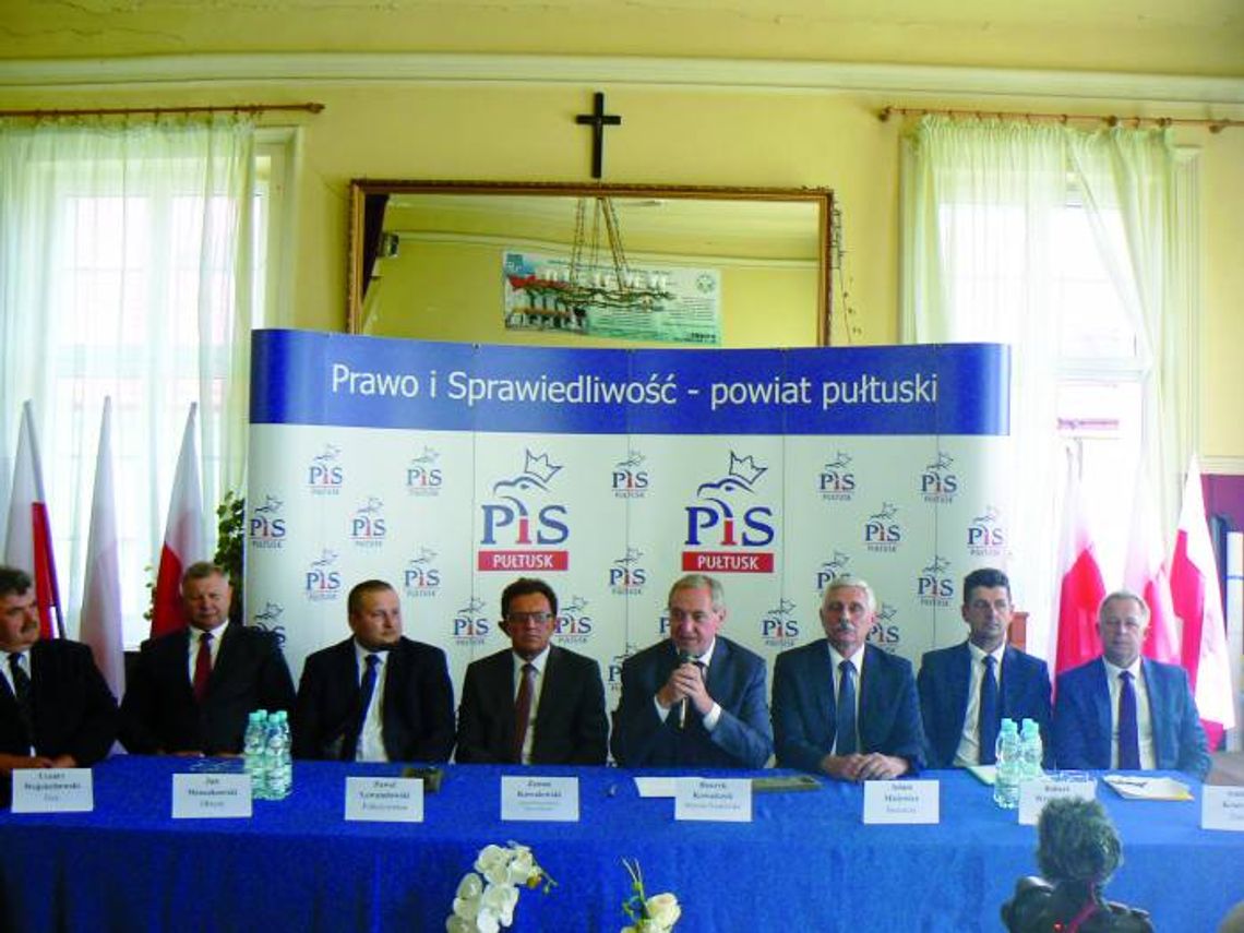 PiS odkrywa karty